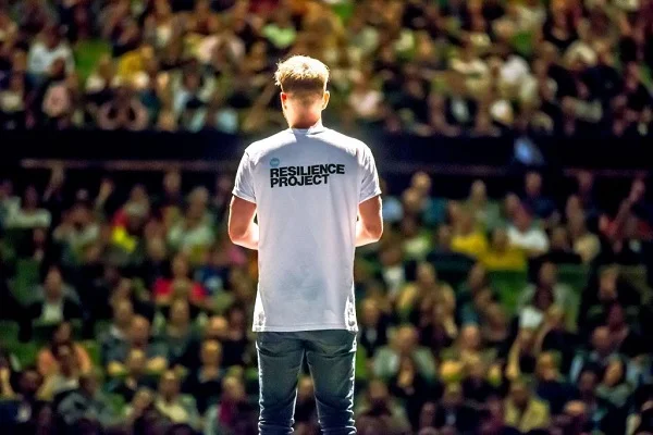 تاب آوری و شادی به قدردانی، همدلی و ذهن آگاهی بستگی دارد