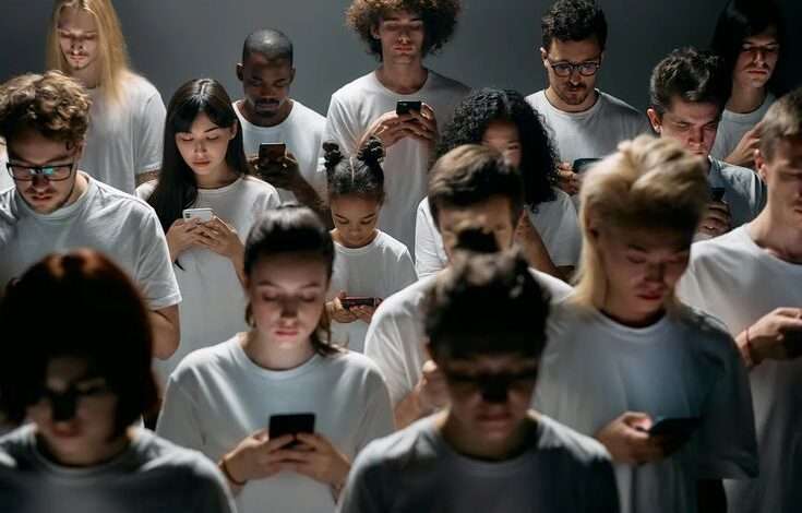 مددکاری اجتماعی رسانه‌ای: آینه‌ای برای جامعه و ابزاری برای تغییر