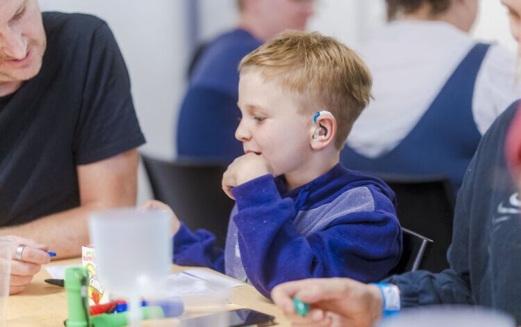 آموزش تاب‌آوری به ناشنوایان