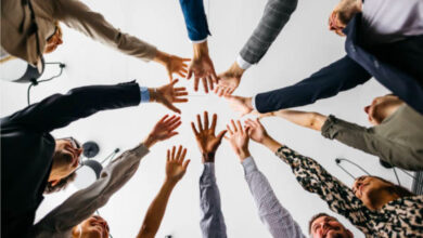 کفایت اجتماعی و تاب‌آوری جامعه: پیوندی برای جامعه‌ای قوی‌تر