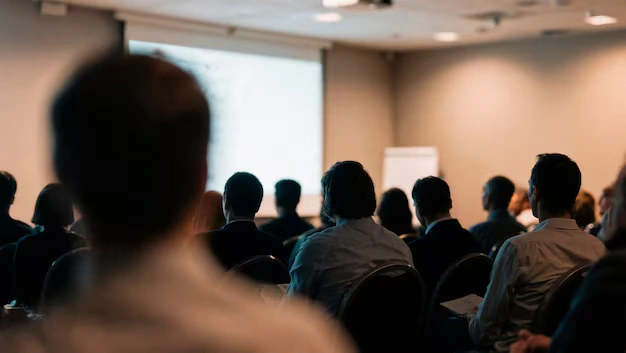 آموزش تاب‌آوری برای کارکنان صنعتی: سپر روانی در برابر فرسودگی شغلی و بحران‌ها