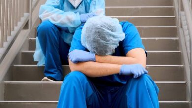 کنترل و تعدیل فرسودگی شغلی کادر درمان با آموزش‌های تاب‌آوری